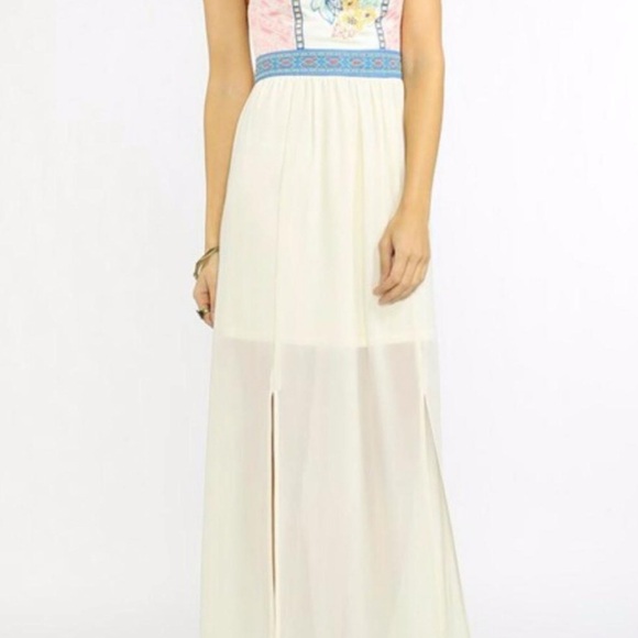 White Flying Tomato floral embroidered maxi dress - Picture 10 of 14